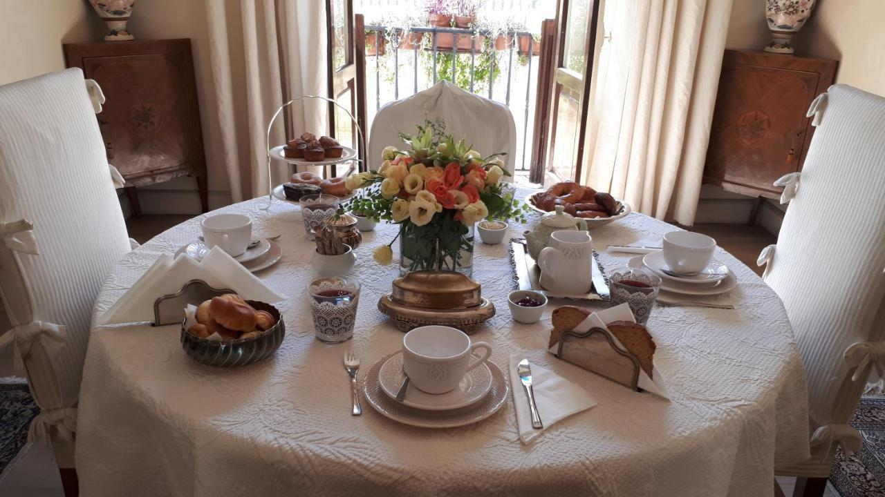 Dependance Royale Bed & Breakfast Caserta Luaran gambar