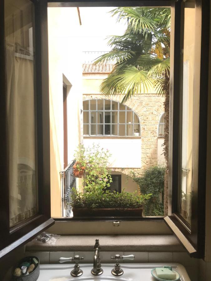 Dependance Royale Bed & Breakfast Caserta Luaran gambar